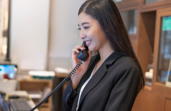 Manager using restaurant phone system